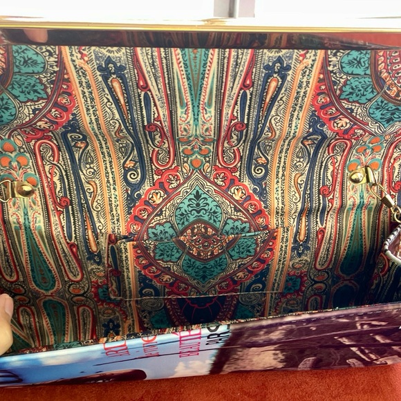 Chic Paparazzi FASHION MAGAZINE Convertible Shoulder Bag PURSE - Picture 4 of 7